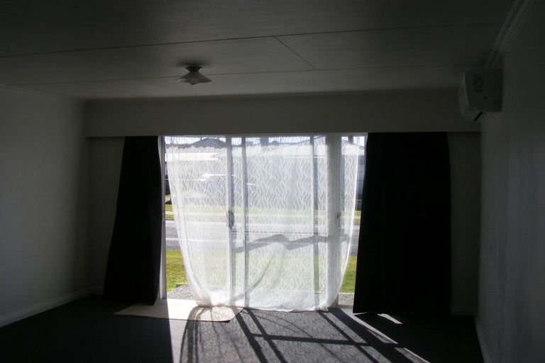 Photo of property in 16 Pratt Avenue, Foxton Beach, Foxton, 4815