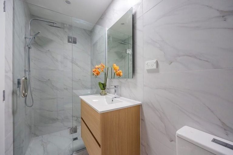 Photo of property in 17e Bruce Road, Glenfield, Auckland, 0629