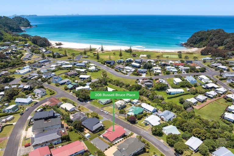 Photo of property in 208 Russell Bruce Place, Onemana, Whangamata, 3691
