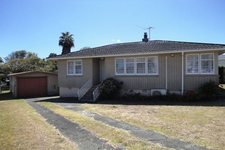 Photo of property in 64 Tawa Crescent, Manurewa, Auckland, 2102