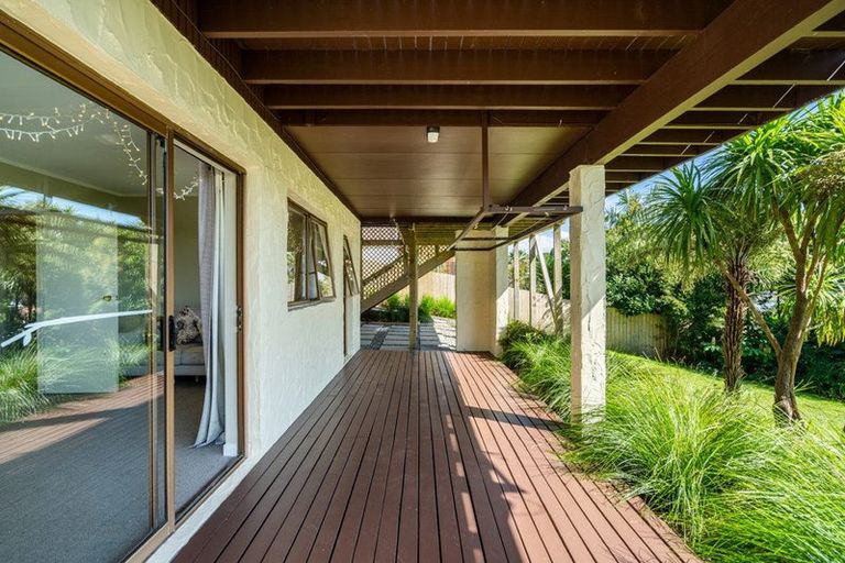 Photo of property in 20 Robin Lane, Browns Bay, Auckland, 0630