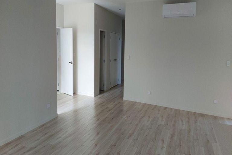 Photo of property in 8 Barrique Road, Kumeu, 0810