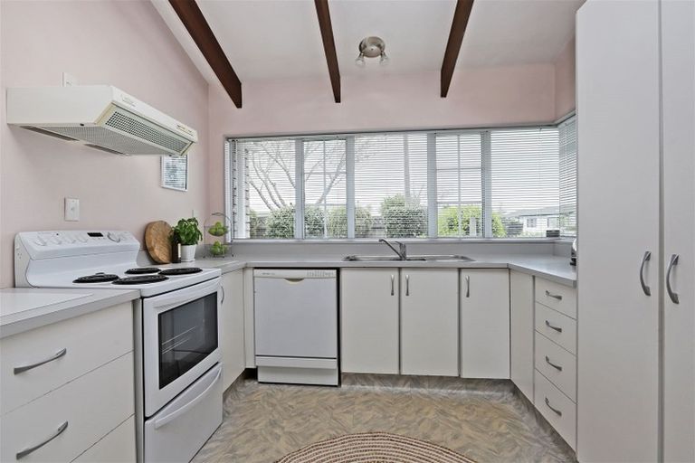 Photo of property in 1229 Louie Street, Parkvale, Hastings, 4122