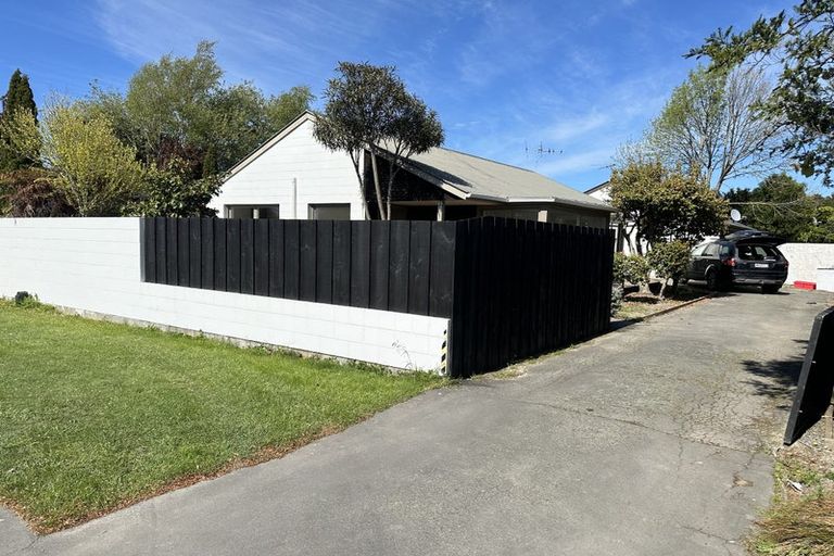 Photo of property in 91 Memorial Avenue, Ilam, Christchurch, 8053