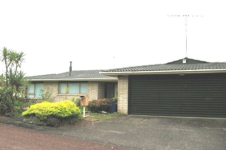 Photo of property in 8 Endymion Place, Half Moon Bay, Auckland, 2012