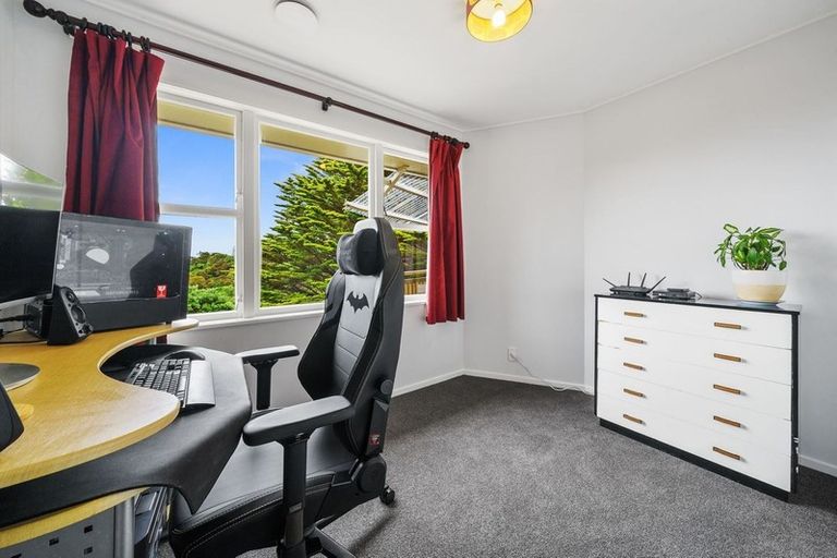 Photo of property in 93 Dowse Drive, Maungaraki, Lower Hutt, 5010