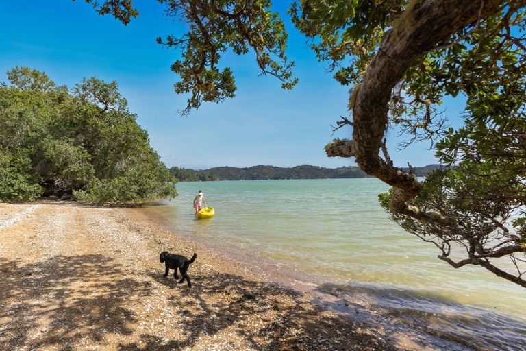 Photo of property in 206 Aucks Road, Okiato, Russell, 0272