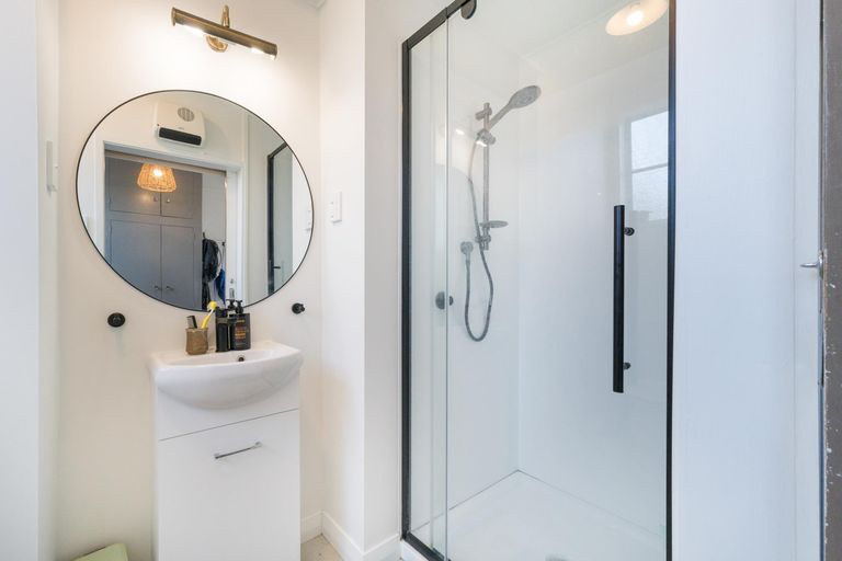 Photo of property in 103 Featherston Street, Takaro, Palmerston North, 4412