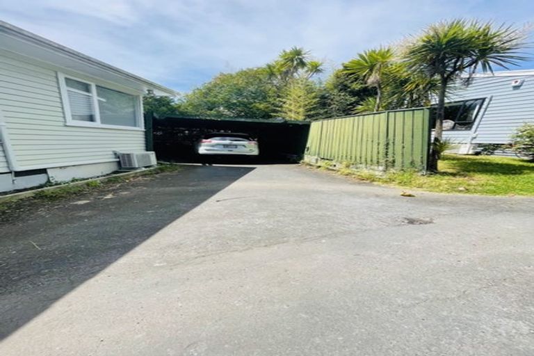 Photo of property in 184 Hutchinson Avenue, New Lynn, Auckland, 0600