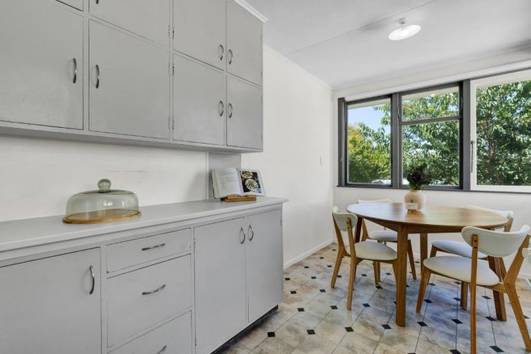 Photo of property in 8 Granby Place, Westown, New Plymouth, 4310