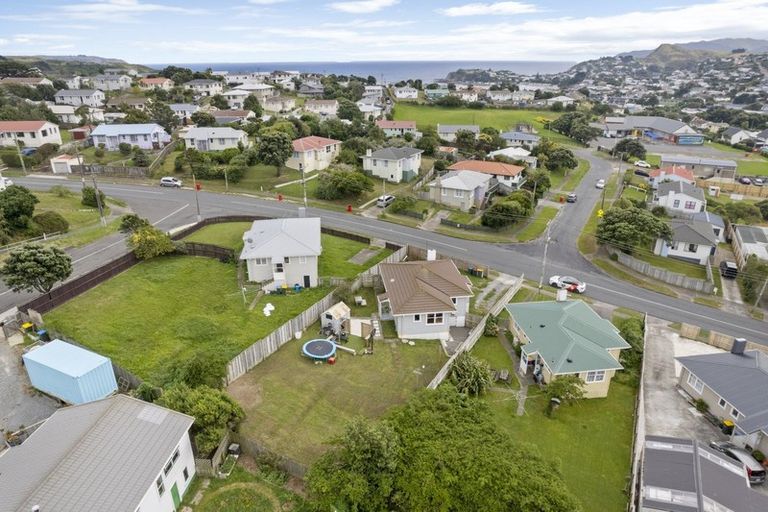 Photo of property in 11 Te Puke Street, Titahi Bay, Porirua, 5022