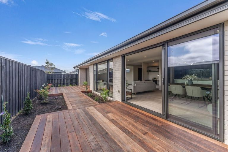 Photo of property in 8 Cam Mill Place, Rangiora, 7400