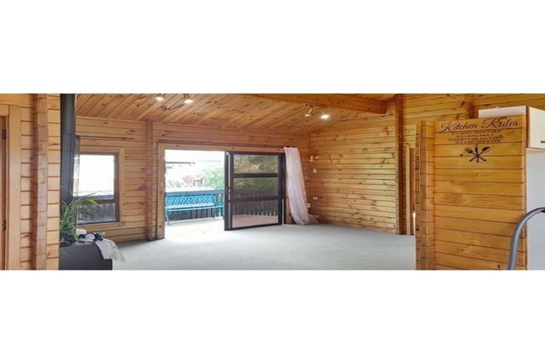 Photo of property in 78 Rhinevale Close, Henderson, Auckland, 0612