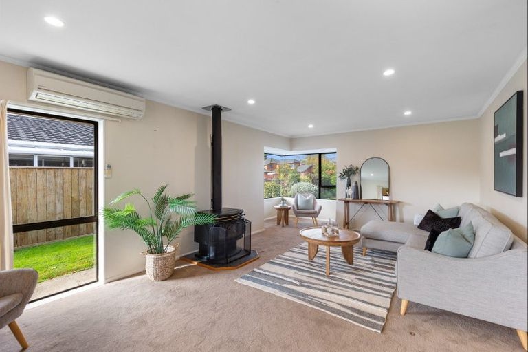 Photo of property in 14 Easton Way, Levin, 5510