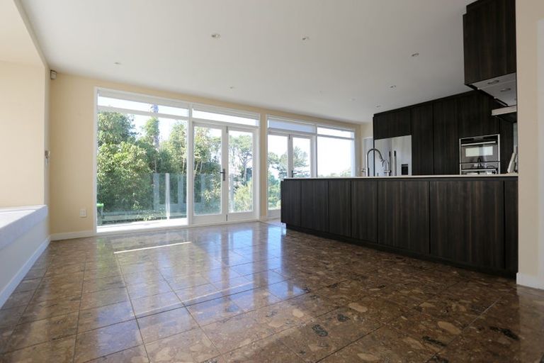 Photo of property in 77 Cliff Road, Torbay, Auckland, 0630