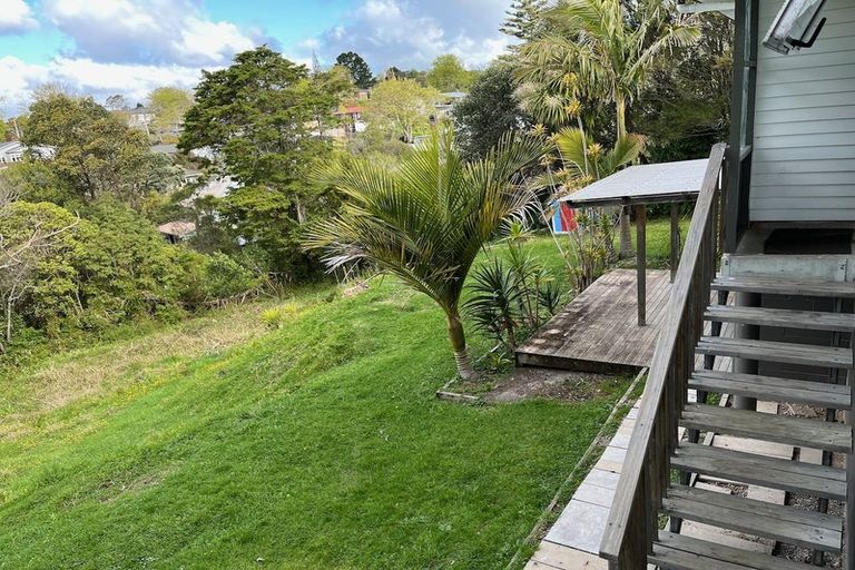 Photo of property in 32 Roick Parade, Glen Eden, Auckland, 0602