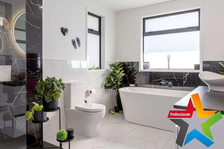 Photo of property in 10 Tuhua Close, Wharewaka, Taupo, 3330