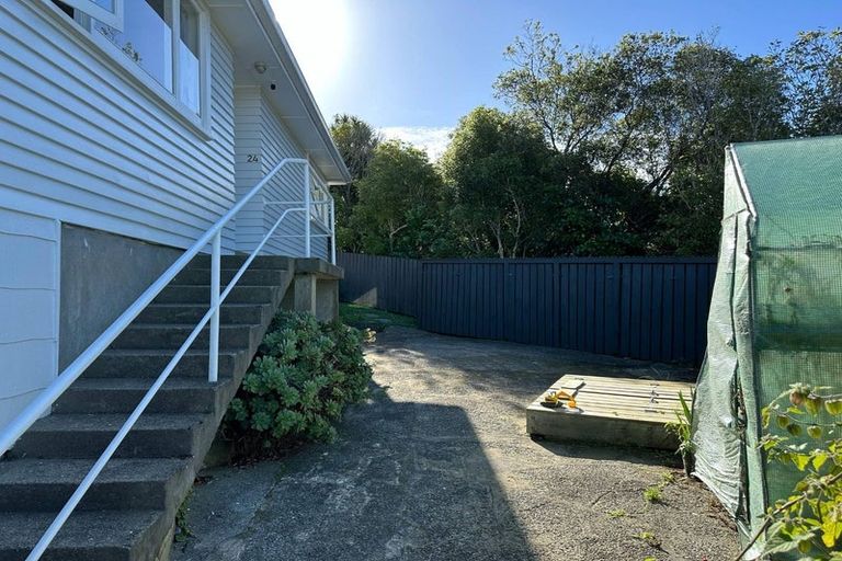 Photo of property in 24 Hollies Crescent, Johnsonville, Wellington, 6037