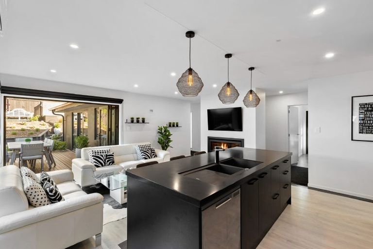 Photo of property in 13 Howden Drive, Jacks Point, 9371