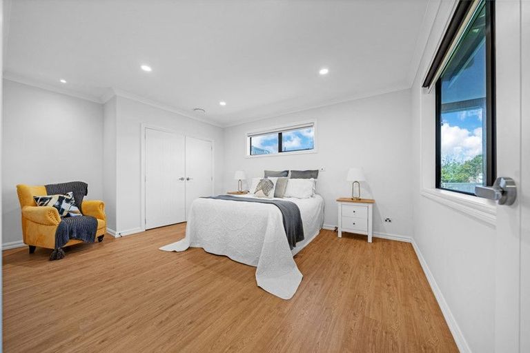 Photo of property in 66a Marine Parade, Mellons Bay, Auckland, 2014