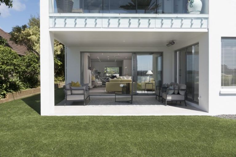 Photo of property in 3/89 Fisher Parade, Sunnyhills, Auckland, 2010