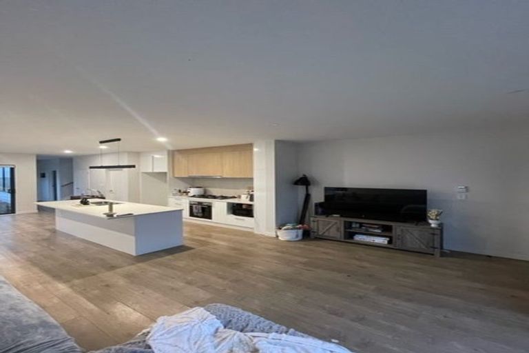 Photo of property in 10 John Burn Road, Takanini, 2110