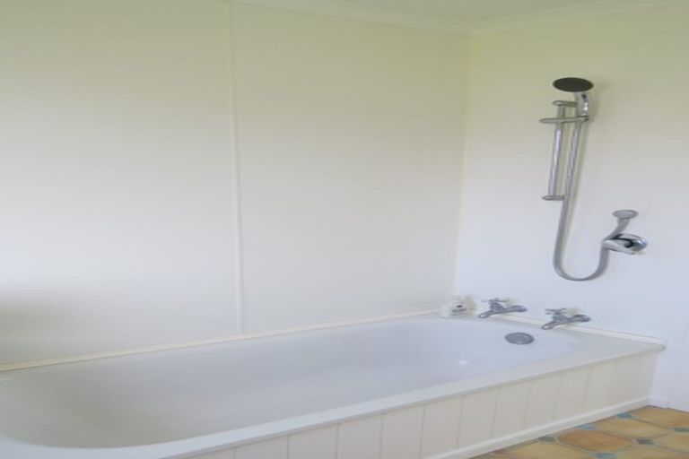 Photo of property in 68 English Street, St Andrews, Hamilton, 3200