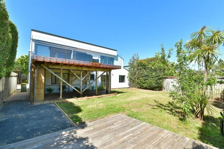 Photo of property in 1376 Whangaparaoa Road, Army Bay, Whangaparaoa, 0930