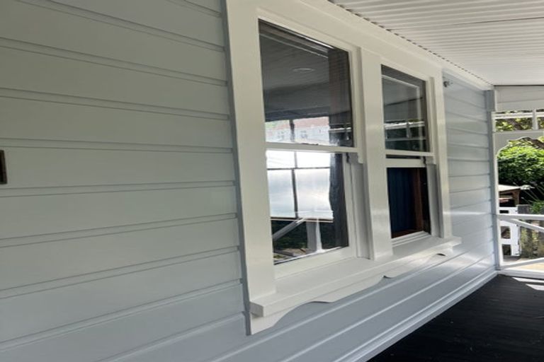 Photo of property in 135 Kelburn Parade, Kelburn, Wellington, 6012