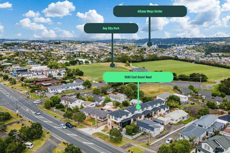 Photo of property in 858e East Coast Road, Northcross, Auckland, 0630
