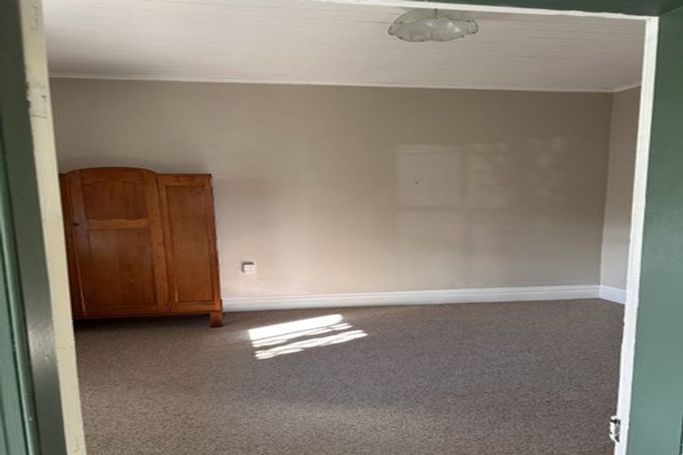 Photo of property in 225 Bridge Street, Eltham, 4322