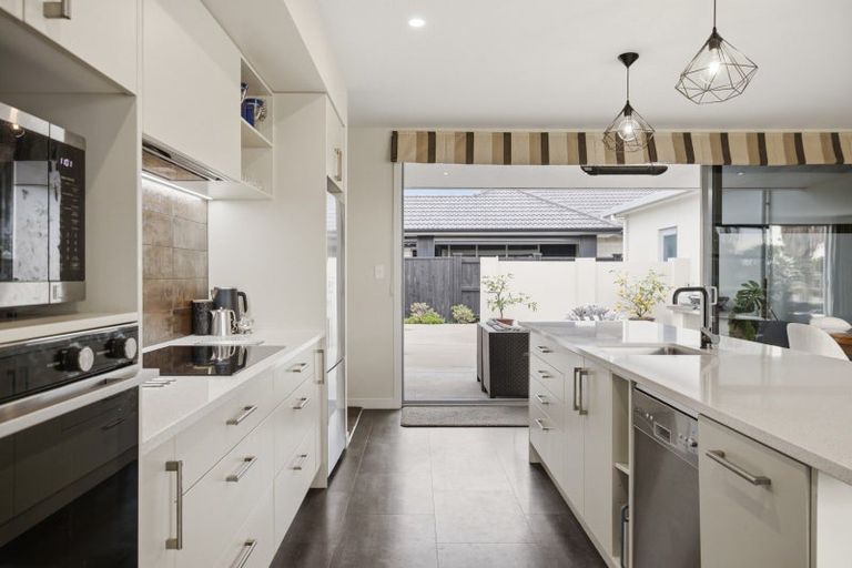 Photo of property in 71 Palm Springs Boulevard, Papamoa Beach, Papamoa, 3118