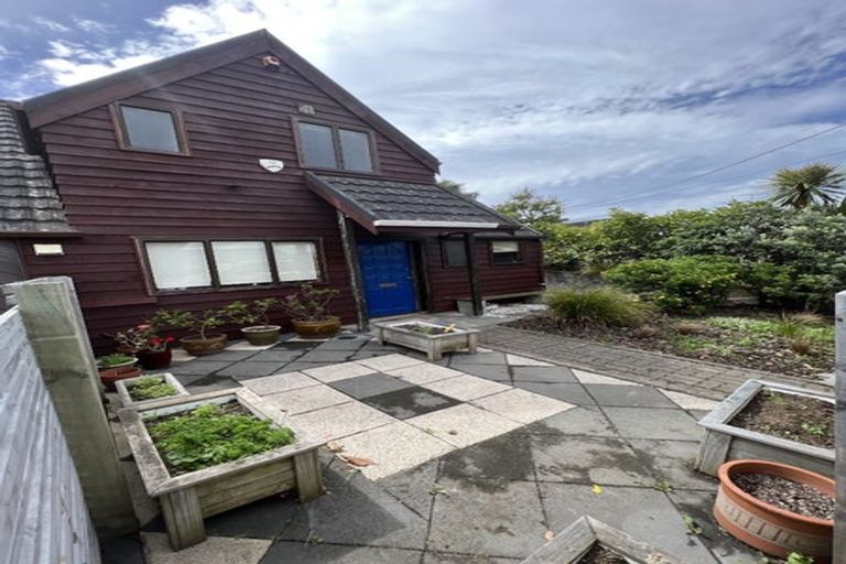 Photo of property in 2/10 Paeroa Street, Newtown, Wellington, 6021