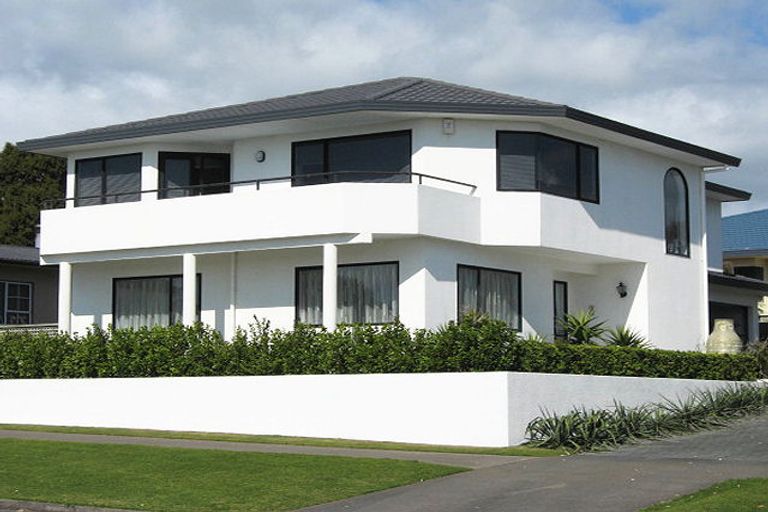 Photo of property in 4 Pukaka Street, Strandon, New Plymouth, 4312