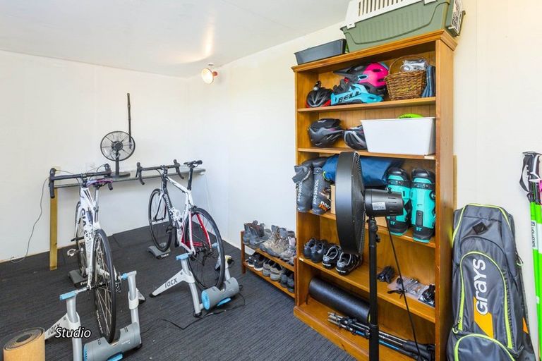 Photo of property in 3 Hazel Street, Ebdentown, Upper Hutt, 5018