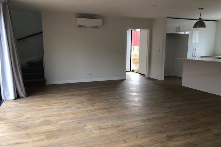 Photo of property in 31b Knightsbridge Drive, Forrest Hill, Auckland, 0620