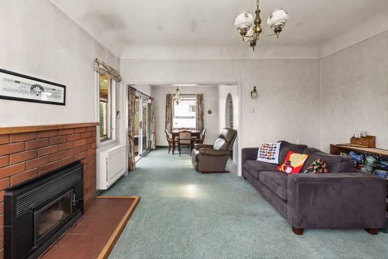 Photo of property in 12 Anzac Avenue, Onekawa, Napier, 4110