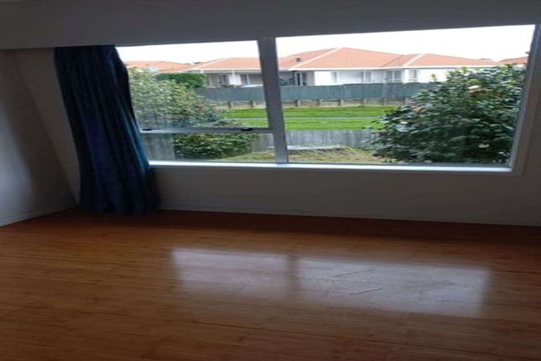 Photo of property in 2/18 Mirrabooka Avenue, Botany Downs, Auckland, 2010
