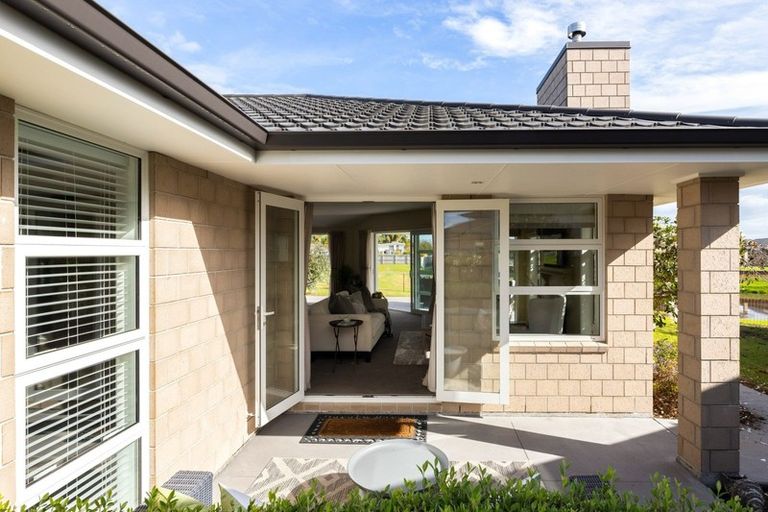Photo of property in 32 Tatahi Cove, Papamoa Beach, Papamoa, 3118