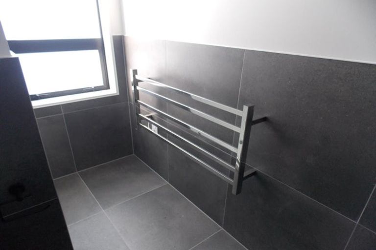 Photo of property in 12/6 Bushland Grove, Paparangi, Wellington, 6037