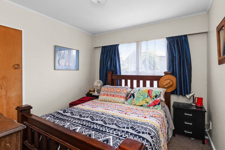Photo of property in 15 Waterworth Avenue, Onekawa, Napier, 4110
