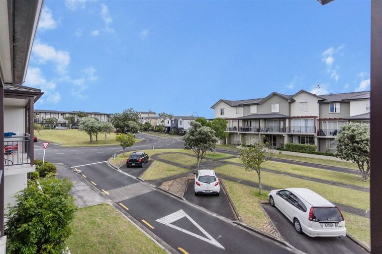 Photo of property in 4/25 Opito Way, East Tamaki, Auckland, 2013