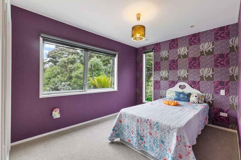 Photo of property in 1020b Scenic Drive North, Swanson, Auckland, 0816