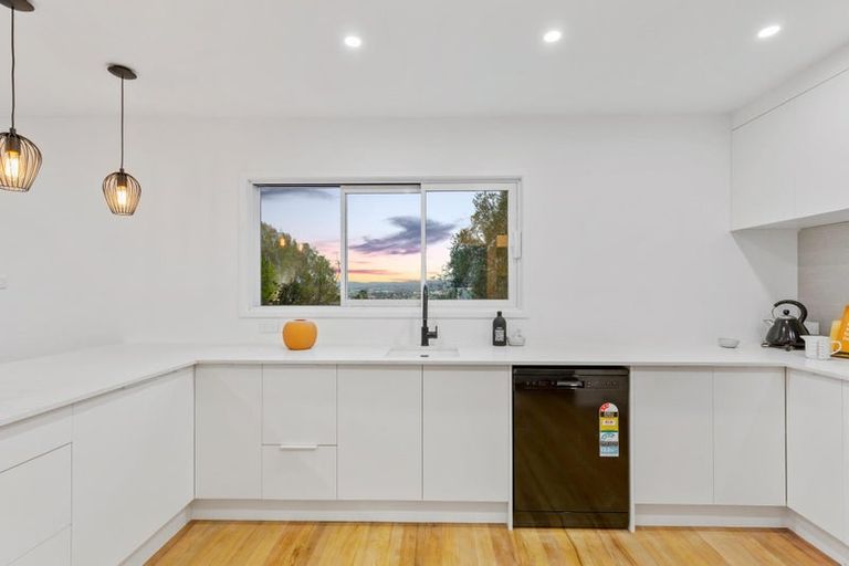 Photo of property in 74 Waimumu Road, Massey, Auckland, 0614