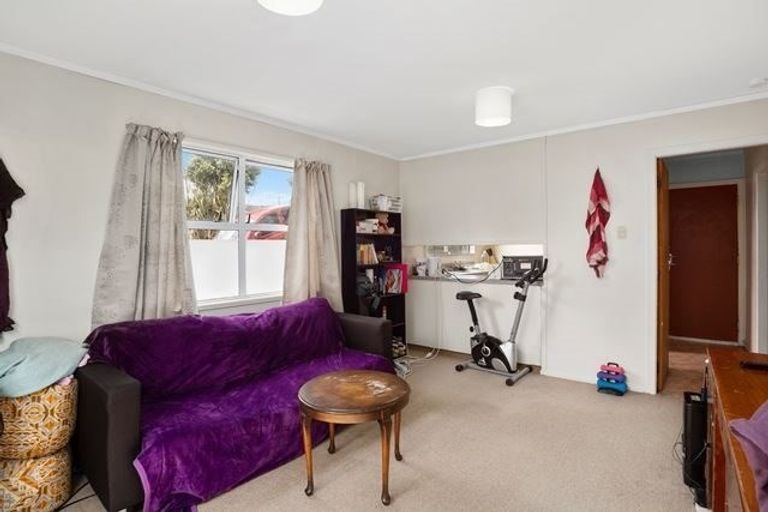 Photo of property in 59 Baylands Drive, Newlands, Wellington, 6037