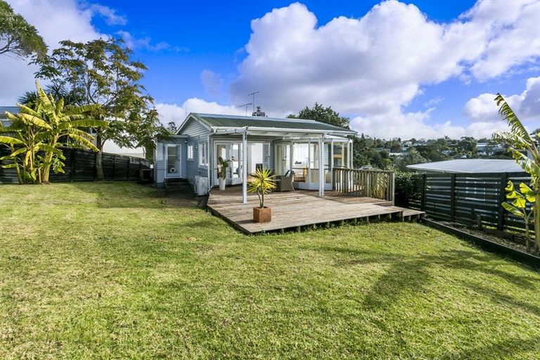 Photo of property in 23 Lanigan Street, Birkdale, Auckland, 0626