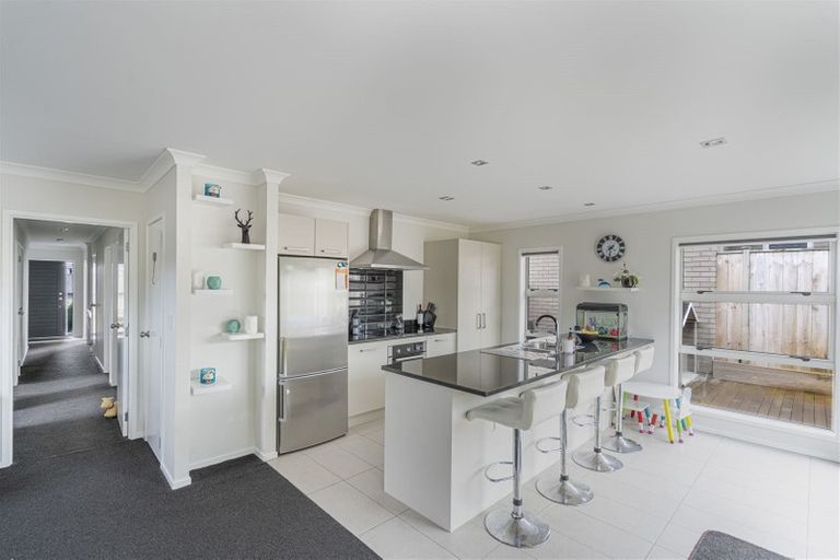 Photo of property in 87 Maylee Crescent, Gulf Harbour, Whangaparaoa, 0930