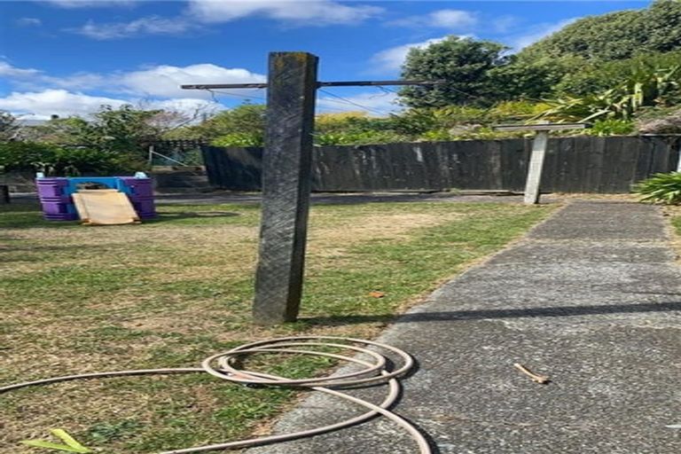 Photo of property in 2/24 Bell Street, Tawa, Wellington, 5028