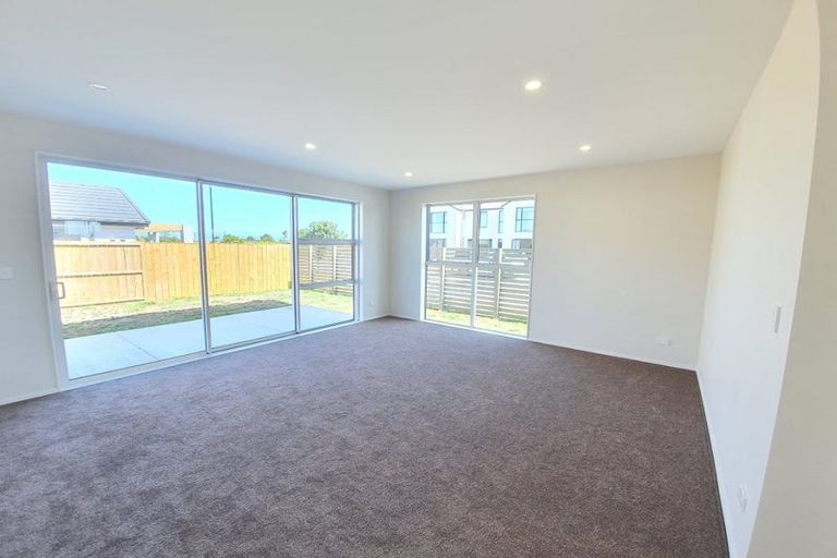 Photo of property in 10 Kapia Drive, Takanini, 2112