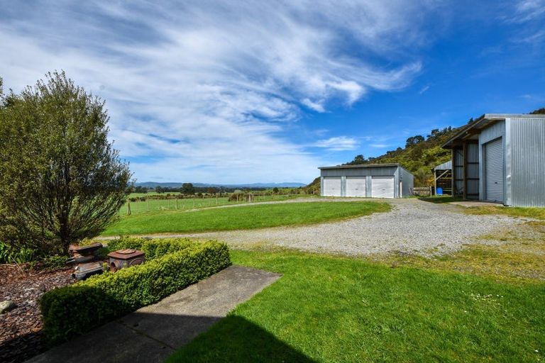 Photo of property in 71 Hoeke Road, Carrington, Carterton, 5791